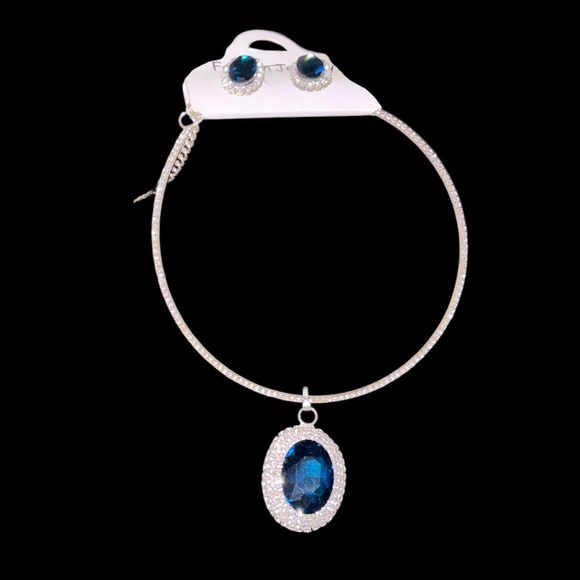 Elegant Silver and Blue Jewelry Set - Picture 1 of 12